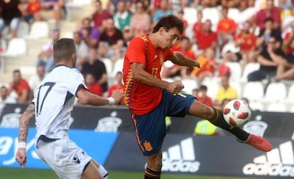 Oyarzabal anota el primer gol.