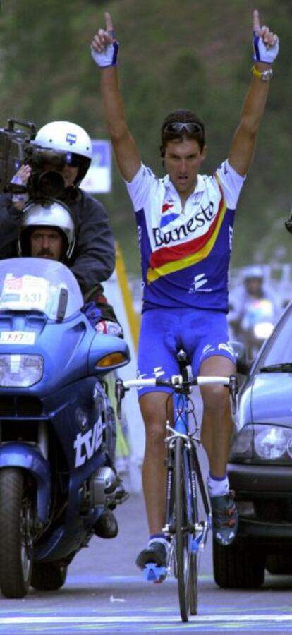 Jiménez, tras una victoria de etapa en la Volta de 2000.