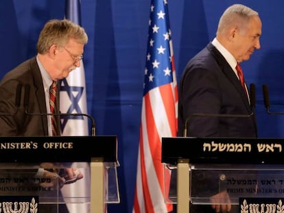 El asesor de Seguridad Nacional de EE UU, John Bolton, y el primer ministro israelí, Benjamín Netanyahu, este domingo en Jerusalén.