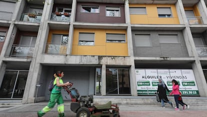 Bloque de viviendas de alquiler social vendidas al fondo buitre Fidere (Blackstone)