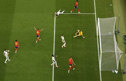 Nico Williams anota el primer gol de la final entre España e Inglaterra