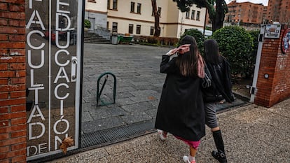 Acceso a la facultad de Educación de la Universidad Complutense, el pasado viernes.