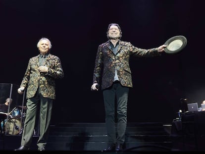 Joaquin Sabina y Joan Manuel Serrat este miércoles en el escenario del  Wizink Center.