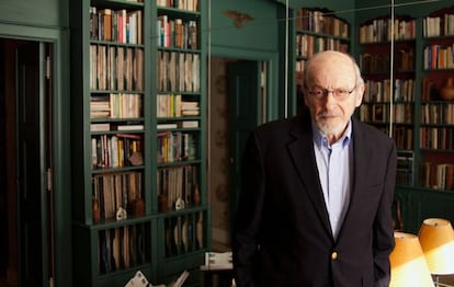 El escritor estadounidense E.L.Doctorow en su casa de Manhattan.