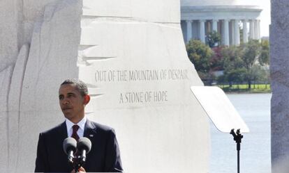 El presidente Barack Obama lee un discurso desde el teleprompter durante la ceremonia de homenaje a Martin Luther King el fin de semana