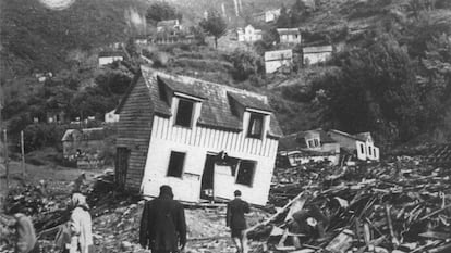 En el puerto de Corral, cercano a Valdivia, una ola de 12 metros causó estragos tras el terremoto de 1960. Muchos vecinos se acercaron a observar el fondo de la bahía, que quedó descubierto unos minutos tras recogerse el mar y fueron alcanzados por la posterior ola.