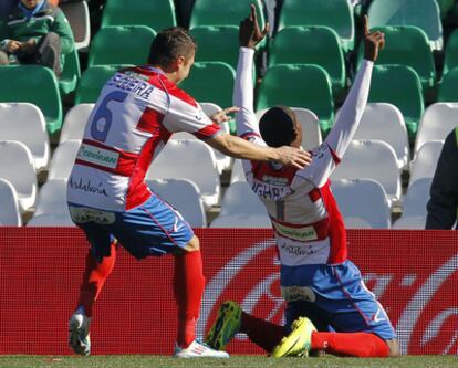 Ighalo celebra el primer gol