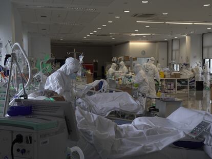 The intensive care unit at Valdecilla hospital in Cantabria.