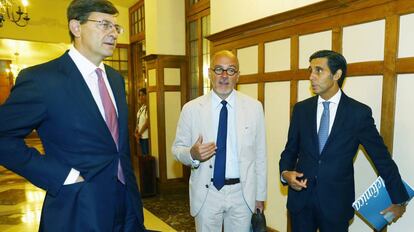 Vittorio Colao, CEO de Vodafone, Stephane Richard (presidente de Orange) y José María Alvarez Pallete (presidente de Telefonica), en Santander.