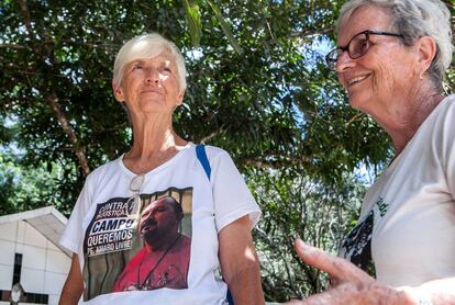 Las monjas Katia Webster y Jane Dwyer siguen el trabajo de Dorothy Stang en la región de Anapu, con valentía y ninguna protección a no ser la perra Pitica.