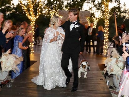 Kaley Cuoco y Karl Cook tras su boda.