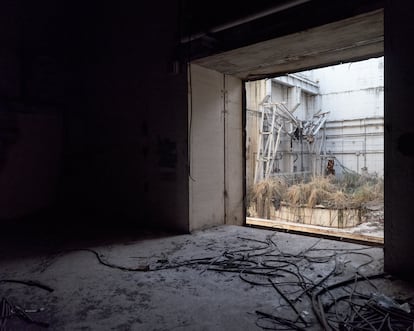 'Vista desde el interior de los restos de la central de Lemoiz' (2024).  
