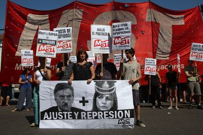 Manifestantes nesta quarta-feira, em Buenos Aires.