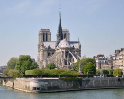 "¿Quién entre los 13 millones de visitantes anuales sabía que la aguja de la catedral databa del siglo XIX?", se pregunta Villeneuve. "La gran fuerza de la obra de Viollet-le-Duc es que no era datable". |