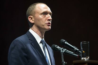 Carter Page habla en un foro económico en Moscú.