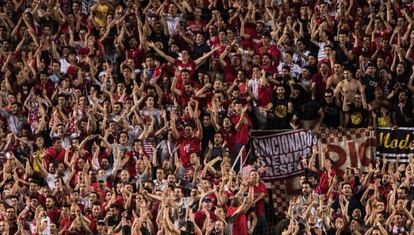 La grada norte donde se ubican los Biris.