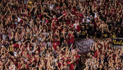 La grada norte donde se ubican los Biris. 