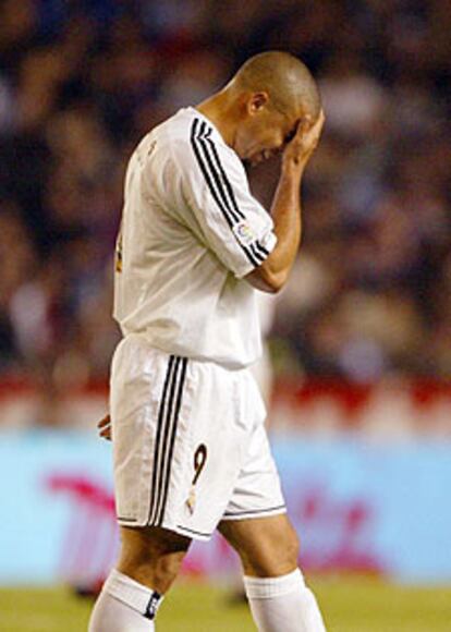 Ronaldo se lamenta tras el partido.