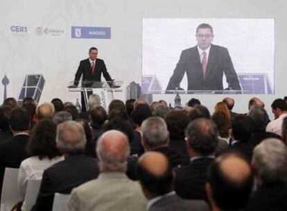 Gallardón se dirige a los empresarios durante la presentación de la candidatura olímpica de Madrid 16.