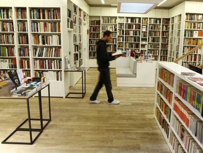 Interior de la librer&iacute;a Juan Rulfo de Madrid. 