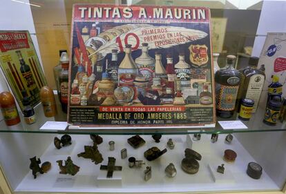 Piezas de la exposición 'Papel, pluma, tinta, plomo, edición… una muestra de impresión'.
