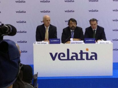 El presidente de Velatia, Javier Ormazabal, junto a los dos vicepresidentes, Félix Selinger y Joseba Javo. 