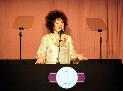 Elizabeth Taylor, como anfitriona de la fiesta amfAR en el festival de Cannes del año 2000.