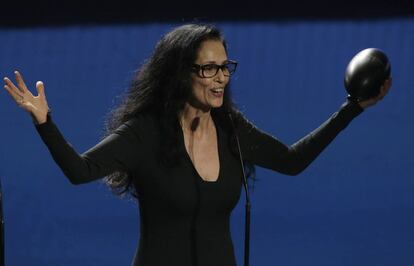 Sonia Braga discursa na gala dos Pr&ecirc;mios F&ecirc;nix.