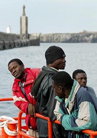 Cuatro inmigrantes detenidos el miércoles en Tarifa.