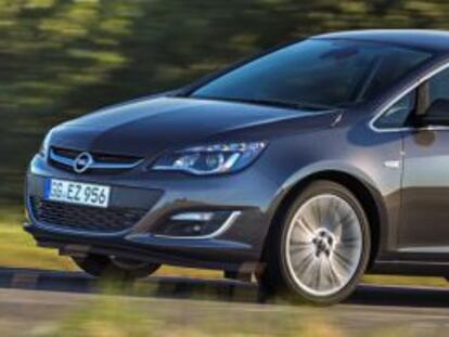 El Opel Astra se hace sedán