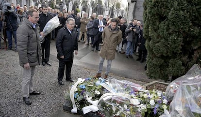 El ministro Juan Ignacio Zoido, este s&aacute;bado durante la ofrenda floral al edil del PP asesinado Gregorio Ord&oacute;&ntilde;ez.