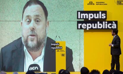 Junqueras, en una intervención en vídeo durante un acto de campaña de Pere Aragonès en Barcelona, el martes. 