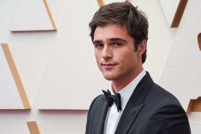 Before landing one of the leading roles in the hit series 'Euphoria' (HBO), Jacob Elordi found himself penniless and on the street. “I think I had — I don't know, $400 or $800 left in my bank account,” the Australian actor told 'GQ' magazine. When he moved to Los Angeles, he stayed at a friend's house and ended up sleeping in his car. During the filming of the pilot episode, one of the producers realized he was homeless and got him a room in a hotel.