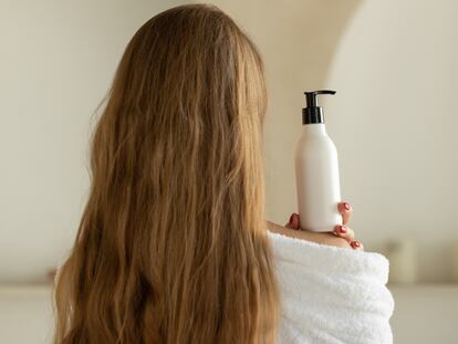 Artículo de EL PAÍS Escaparate sobre el aliado capilar para cabellos dañados: la mascarilla L’Oréal Absolut Repair.