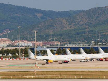 Aviones estacionados en el aeropuerto de El Prat.