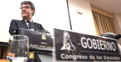 El ministro de Energia y Turismo, Alvaro Nadal en la Comision de Energia y Turismo en el Congreso de los Diputados.