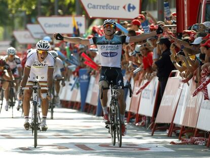 Stybar vence por delante de Gilbert.