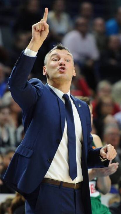 Jasikevicius dando instrucciones