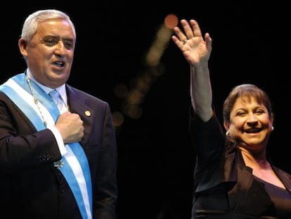 El nuevo presidente de Guatemala, Otto P&eacute;rez Molina y su esposa Rosa Leal durante el acto de toma de posesi&oacute;n.