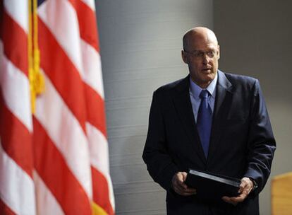 El secretario del Tesoro, Henry Paulson, durante su comparecencia de ayer en Washington para anunciar el rescate de Freddie Mac y Fannie Mae.