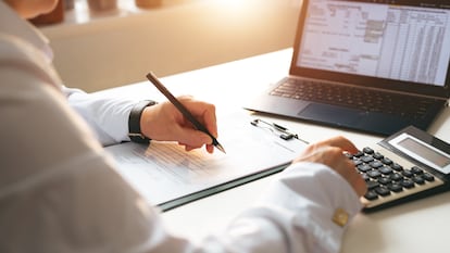 Aún estás a tiempo para presentar la declaración de la renta: qué revisar si eres inversor