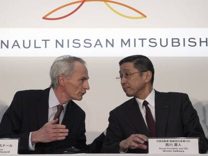 El presidente de Renault Jean-Dominique, a la izquierda, junto al CEO de Nissan Hiroto Saikawa, en una imagen de archivo. 