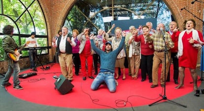 Melendi, junto a los participantes en Generación Rock.