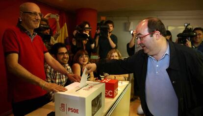 Miquel Iceta, votando en las primarias del domingo