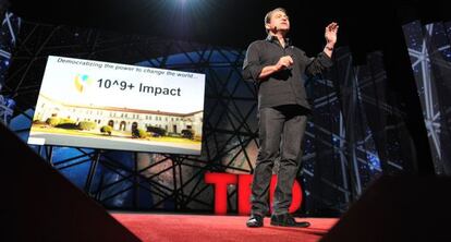 Peter Diamandis, durante su intervención en la sesión de apertura de TED 2012.
