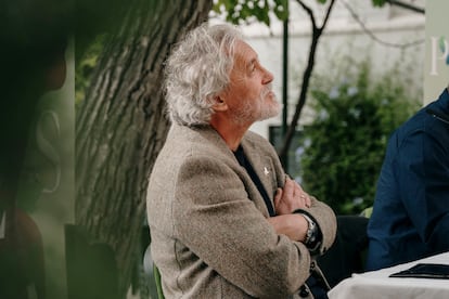 El escritor Manuel Rivas, el 5 de mayo de 2025, en el festival poético de Granada.