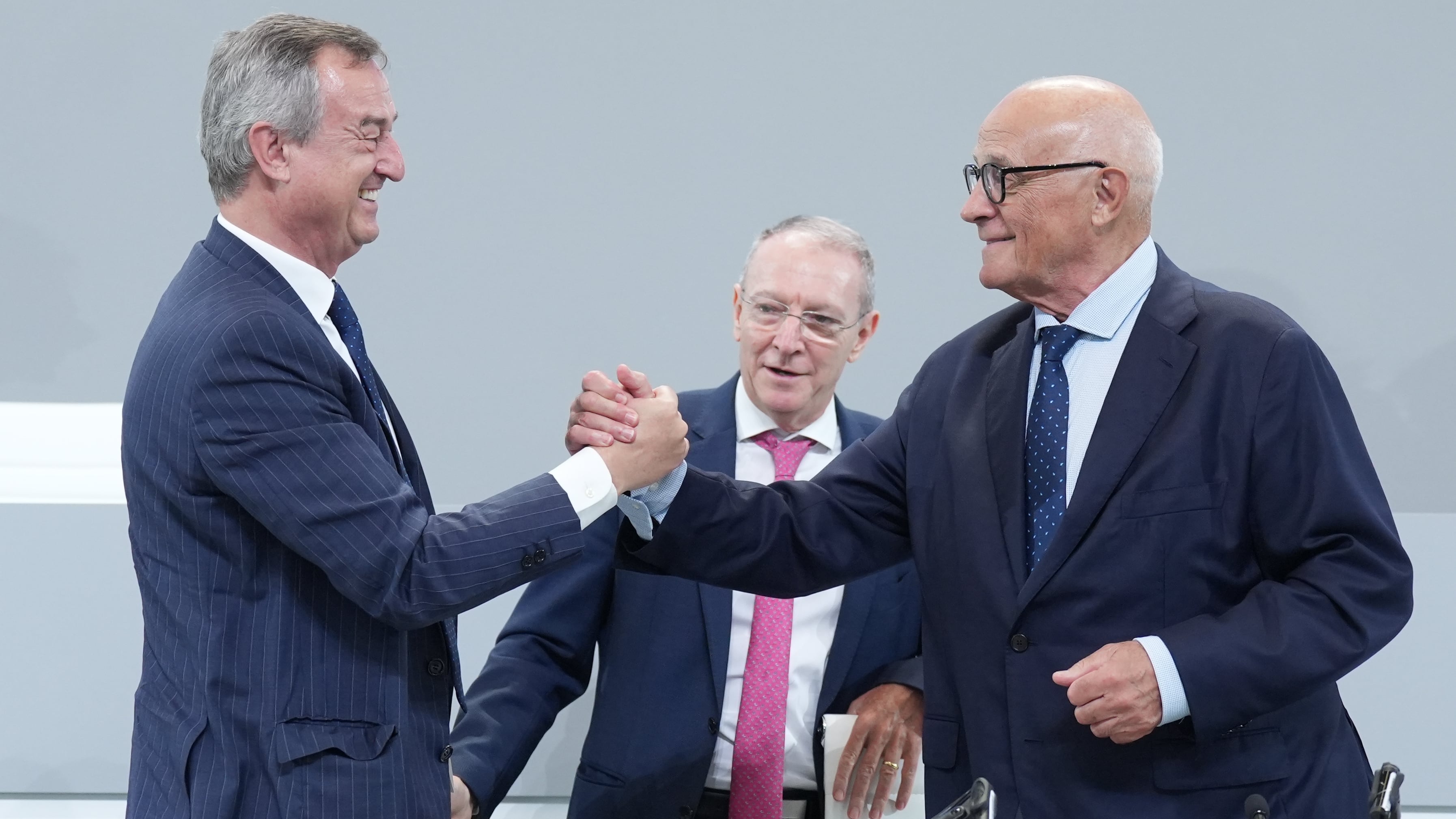 El CEO del Banco Sabadell, César González-Bueno (izquierda), y el presidente del Banco Sabadell, Josep Oliu (derecha).