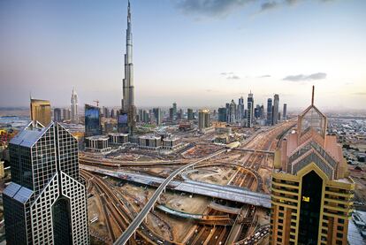 Fotografía de la ciudad de Dubai en la que se aprecia el edificio Burj Dubai, el más alto del mundo