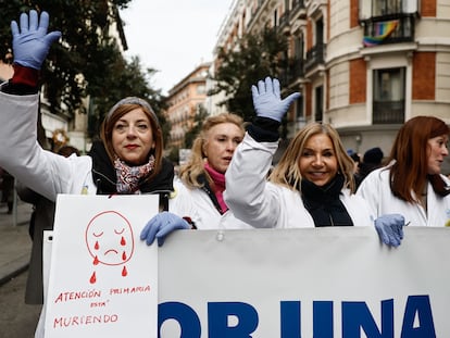 Manifestación de médicos y pediatras convocada por el sindicato Amyts.