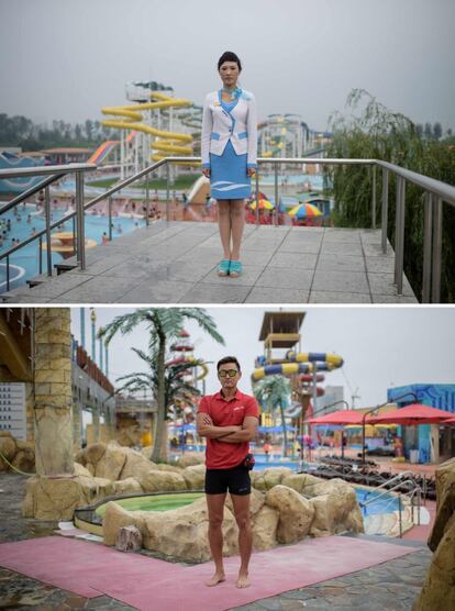 Arriba, Choe Un Hwa, trabajadora del parque acuático Munsu posa en su lugar de trabajo en Pyongyang, el 22 de septiembre 2017. Abajo, el socorrista surcoreano Kim Young-hoon, en el parque acuático One Mount en Ilsan, el 30 de septiembre de 2017.